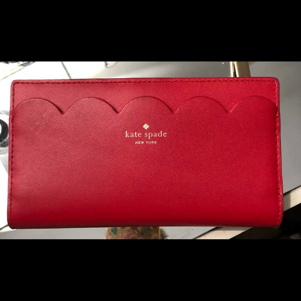 Kate Spade New York Leather Wallet/Card holder- never used. Great holiday gift!